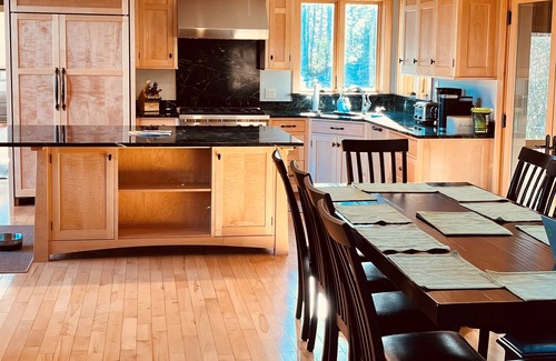 Jackson Ski Chalet | NEW 4 bedroom mountaintop chalet just above North Conway, ideal location.