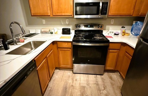 Burns Park Apartment | * NEW * 4BR Retreat | Heart of Campus w/Parking