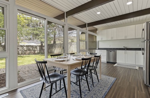 Canyon Rim House | New 5 bd(2 families) near downtown & ski resorts