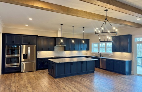 Macon House | New 5-bedroom lake front home w/dual masters, dock, fire pit, paddle boards
