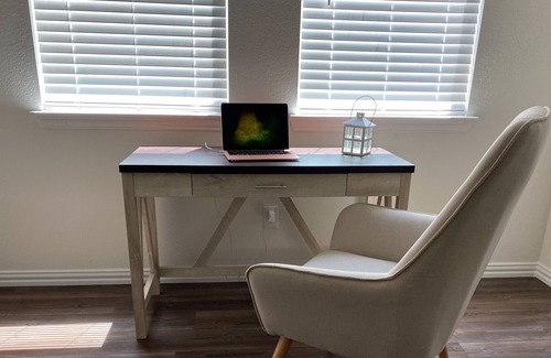 Fort Worth House | NEW beautiful large smart home 15 min to downtown!