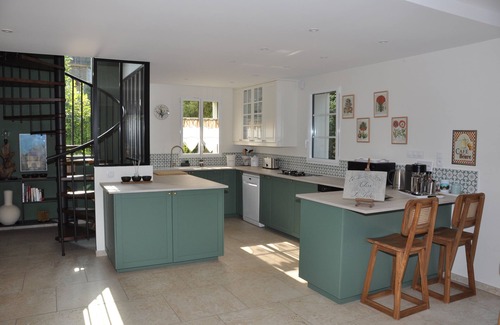 L'Isle-Adam House | New - Bed & Breakfast on garden in the center of L'isle Adam - Le clos de l'isle