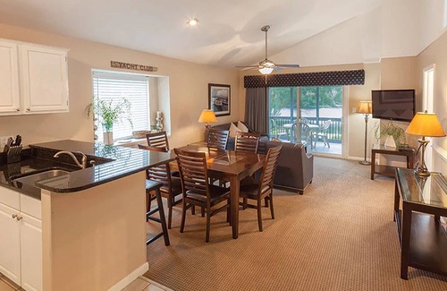 Fairfield Harbour Resort | New Bern NC., charming 2-bedroom suite, on the banks of the Neuse River.
