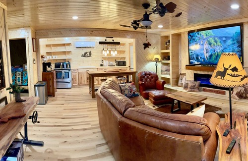 New Braunfels Cottage | NEW BRAUNFELS - DEER HAVEN CABIN n
