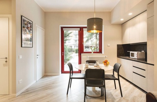 Saragozza-Porto Apartment | New, bright and comfortable apartment near the Ospedale Maggiore and just a few minutes drive from the historic center of Bologna.The neighborhood is full of restaurants, bars and supermarkets and pharmacy.Easily accessible from the motorway exit, it is