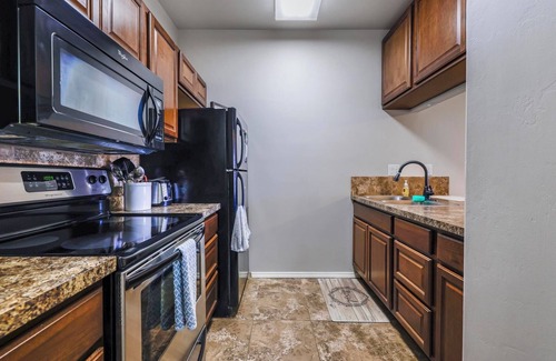 Twin Falls House | NEW! Canyon Trail Condo. Private. Full kitchen! π CANβT BEAT THIS LOCATION! π