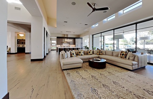 South Scottsdale House | *NEW* Close to Old Town Scottsdale with heated, covered pool in coveted PV Farms