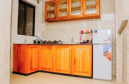 Arusha House | New Cozy 2 bedroom apartment w/free Wi-Fi, Ample Parking & balcony view.