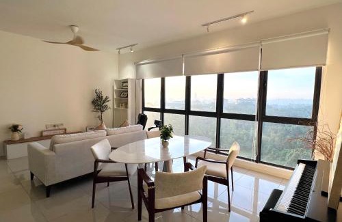 Putrajaya House | NEW Designer Condo - Panoramic Forest View - Steps To IOI City Mall - Your Best Urban Retreat
