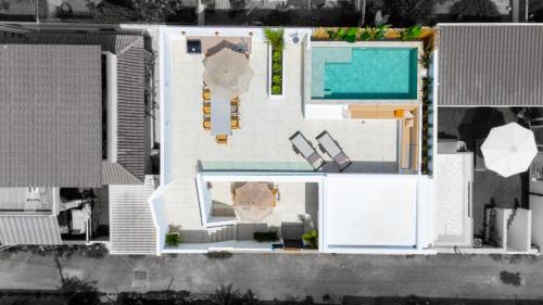Palm-Mar Villa | NEW Designer Villa Heated Pool & Sunset Rooftop Airconditioning