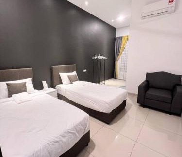 Muar House | [New Double Storey] 12 to 14 Pax - SG ABONG - BRIGHT INN HOMESTAY