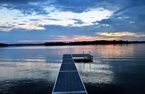 Traverse City House | NEW Forest Lodge Serenity on Long Lake - Dogs Welcome