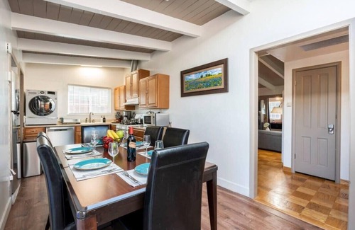 Tennyson - Alquire House | New! Gateway to SFO - King Bed - BART 10 min walk