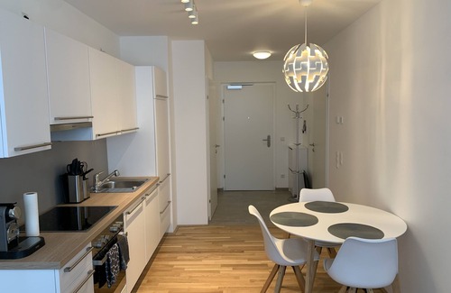Gmunden Apartment | New holiday apartment - close to the center, quiet with parking space and loggia