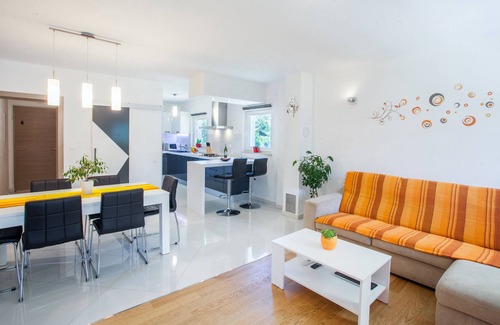 Pula House | New House Freeda * with whirlpool, WiFi, 4 bikes in price, Grill, Kids playground