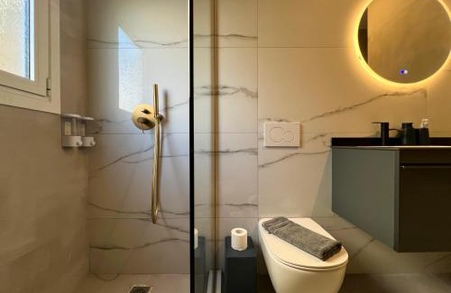 Koukaki Apartment | NEW! Incredible 1BR Apt in Koukaki with AC