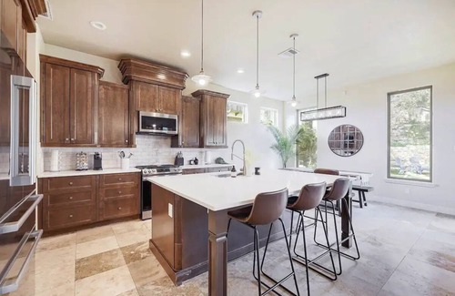 McNeil House | New Lake Travis Retreat Home . Mt View . 3 bd 3 ba