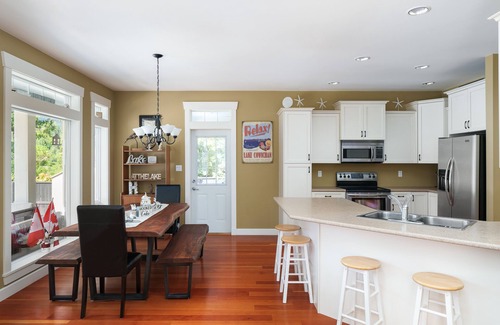 Lake Cowichan House | NEW Lakefront Home on Lake Cowichan