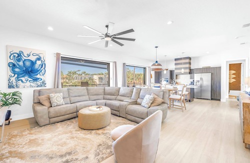 Siesta Key Condo | NEW LISTING! Gertrude's | Resort-like home & pool, 500ft to Beach