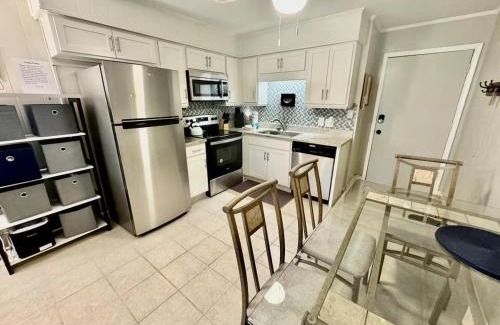 North Forest Beach Apartment | New Listing Sands Villa Steps to the Beach Flip-Flop Getaways