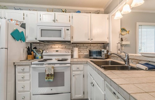 Oceanmarsh Subdivision Condo | New Listing - First floor condo on Harbor Island