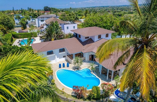 Sosua Villa | New luxury party beachfront complex: guest-friendly, 16 bedrooms, TOP CLASS!