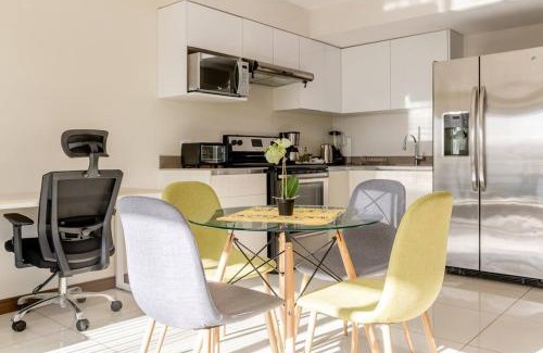 San Jose Apartment | New & Modern APT - 100 MBPS 15 min from airport