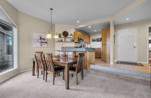 Century West Condo | New! Mt Bachelor Village ~ Views ~ Fireplace