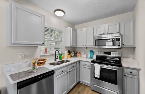 Northside House | ★NEW★N. Jax Home| Mins to ✈︎ | 4 Bed | EZ Check-In