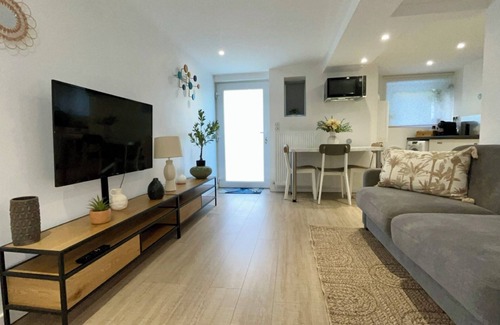 Saint-Pierre - Rene II - Bonsecours Apartment | New/Oasis in the Heart of Nancy with Garden and Free Parking 🍃