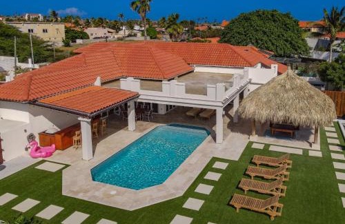 Malmok House | NEW Ocean View with rooftop Terrace in Malmok