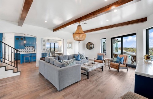 Graford House | *New PK SLIDE* 5 bed, 6 bath home with pool/hot tub. Hell's Gate View!