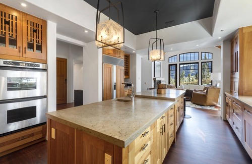 Mountain Village House | NEW RENTAL ! Zen on Sundance ! Ski In Ski Out 5 Bedroom