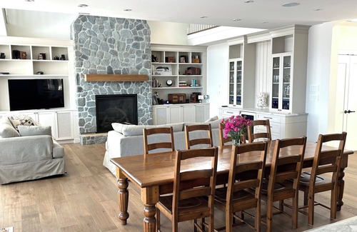 Regional District of Nanaimo Bed & Breakfast | NEW "Seabreeze B&B" on walkout beach in beautiful Qualicum Beach