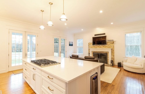 Village of Southampton House | New Southampton Village Gem. 6 bedroom, 6 + bath and 5 minutes drive to beach.