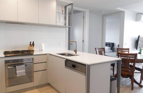Northcote Apartment | New Spacious 2 Bedroom With Gorgeous City Views
