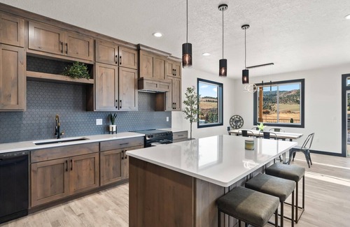 Lava Hot Springs House | New spacious 5-bedroom house in Lava Hot Springs!