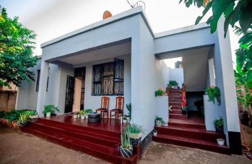 Arusha Cabin | New Star House