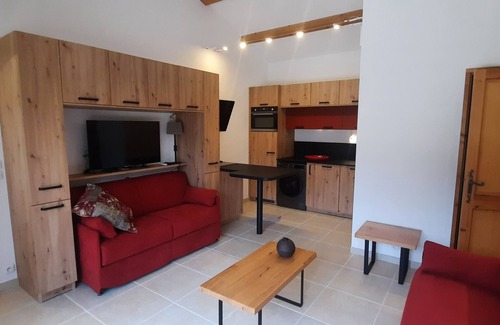 Saint-Martin-d'Ardeche Apartment | New studio in beautiful property with swimming pool and views of the Ardèche gorges