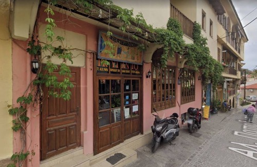 Old Town Apartment | New studio Amazing neighborhood Center