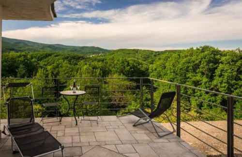 Zagreb Apartment | "New stylish apartman green forrest 100m2"