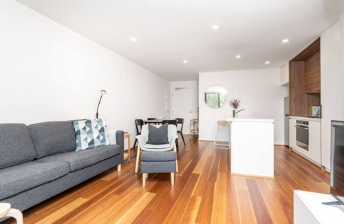 Turner Apartment | New to VRBO: Beautiful Art Apartment near Tram and Shops!