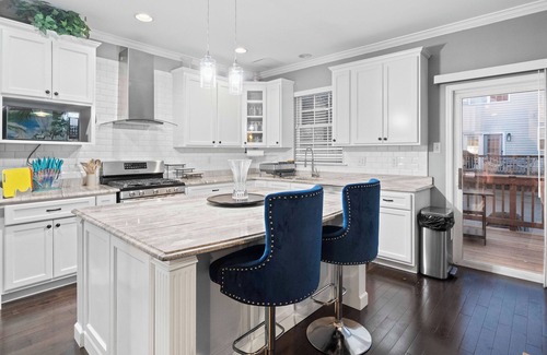 Canton House | New Tropical Oasis with Rooftop Views, Mins from the Inner Harbor