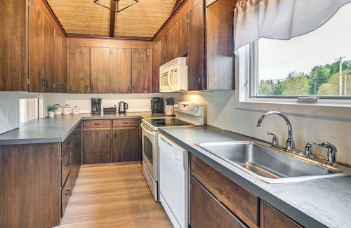 Essex County House | Newcomb Retreat w/Mountain Views & Fire Pit!