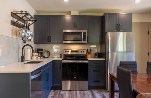 East Kootenay Ski Chalet | Newly Built 2 Bedrooms. Sleeps 4 Adults. AC