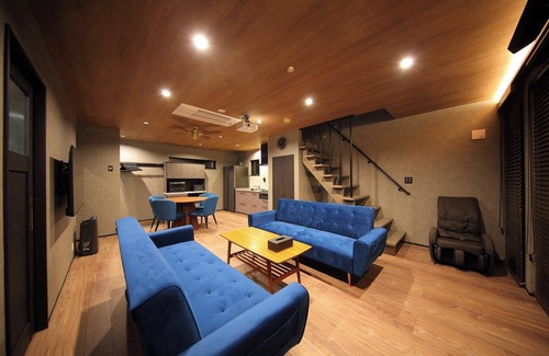 Fujikawaguchiko Hotel | Newly built in 2025 Luxury furniture and appliances included Luxury design villa in the forest BB/Minamitsurugun Yamanashi