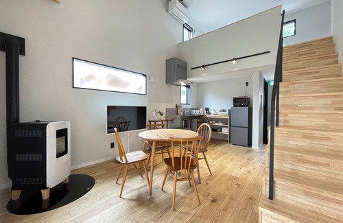Yuzawa-machi Cottage | Newly built private cottage in Yuzawa, Spruce Cottage Base for skiing/snowboarding, nature and art