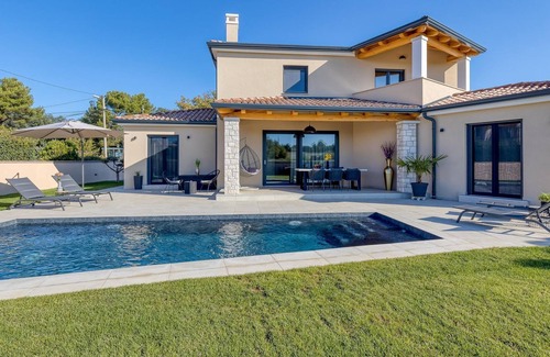 Porec Cabin | Newly built Villa for up to 6 people with private pool near Porec