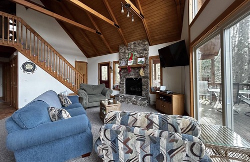 Alpine Lake House | Newly Listed!! Spacious secluded 3 bedroom w/loft cabin