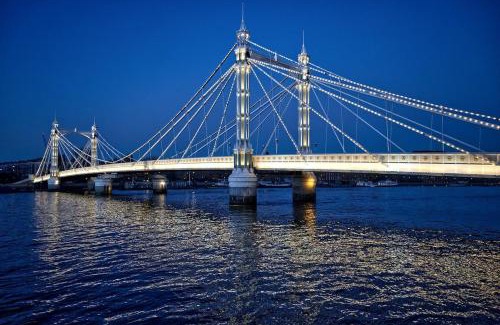 St. Mary's Park Apartment | Newly Refurbed Battersea Apt by Thames & Free Parking